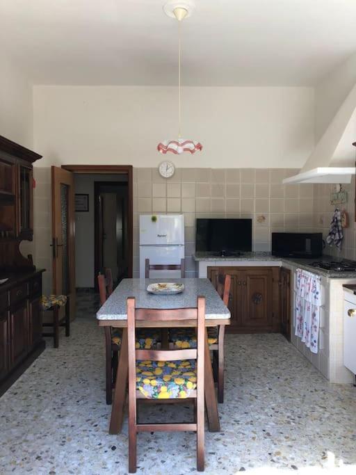 Casa Indipendente Zona Centrale Ла-Маддалена Экстерьер фото